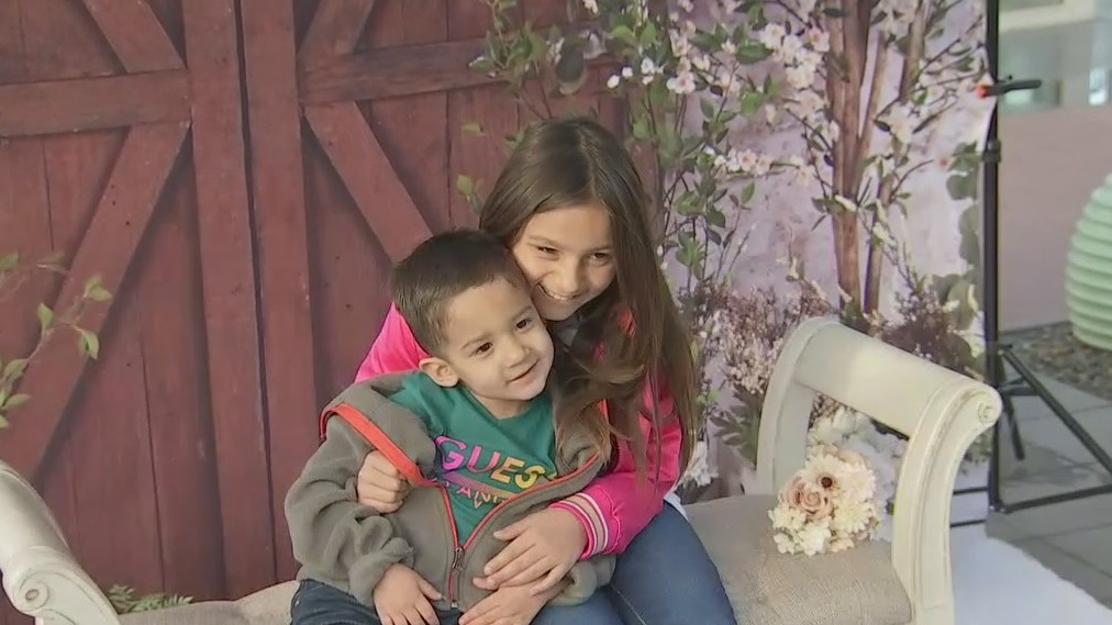 Spring family photoshoots at Tanger Outlets