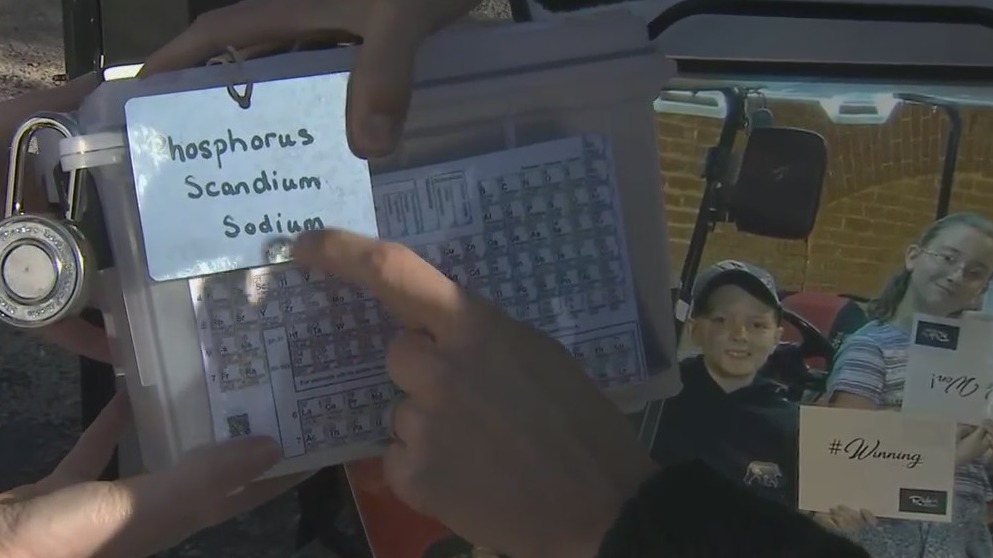 Mobile escape room scavenger hunt takes you through Old Town Scottsdale on golf cart