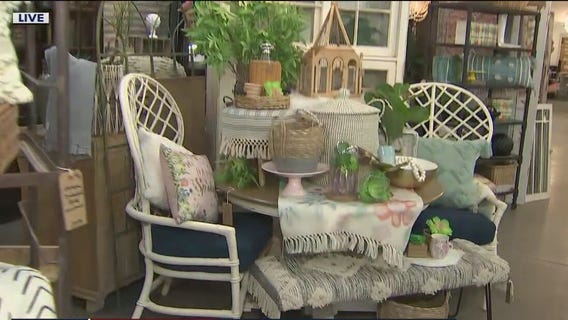 Sweet Salvage Vintage Market in Phoenix