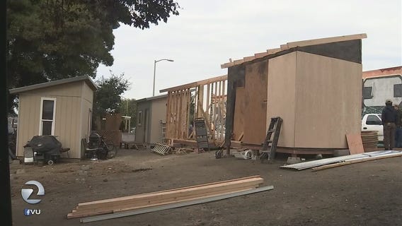 Volunteers build Right To Exist Curbside Community in Oakland