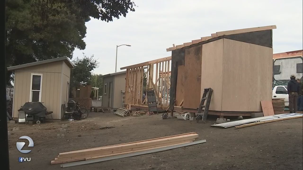 Volunteers build Right To Exist Curbside Community in Oakland