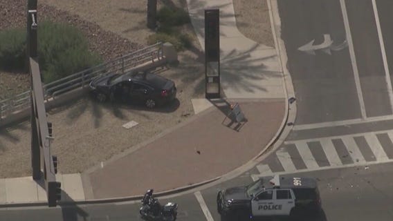 Injuries reported following 2-vehicle collision in Goodyear