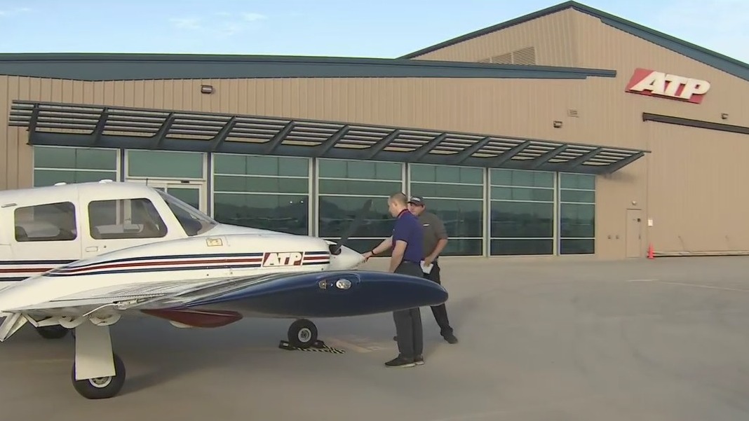 Mesa flight school helps train pilots for major airlines