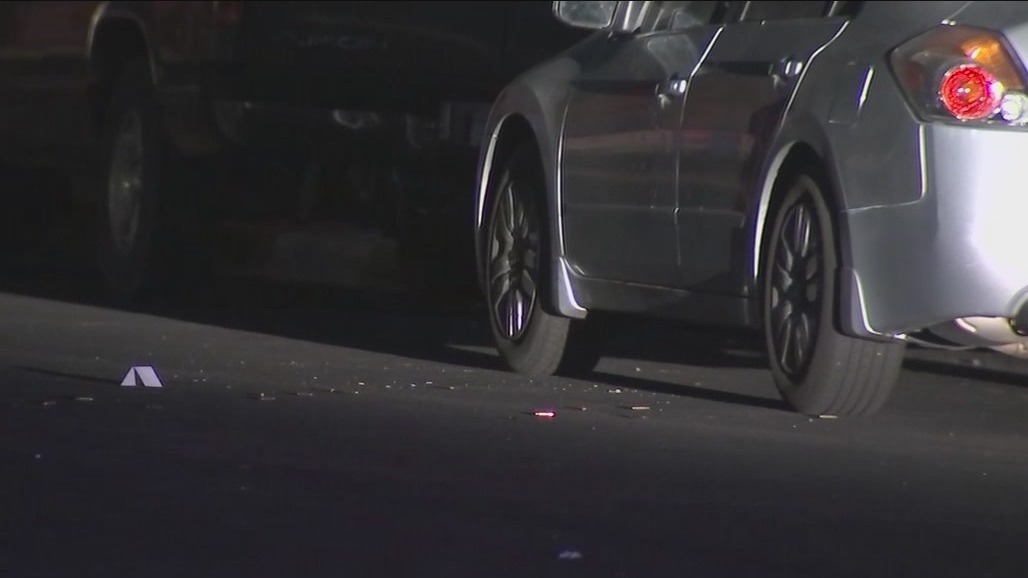 4 people shot, 1 killed in Phoenix neighborhood | FOX 10 Phoenix