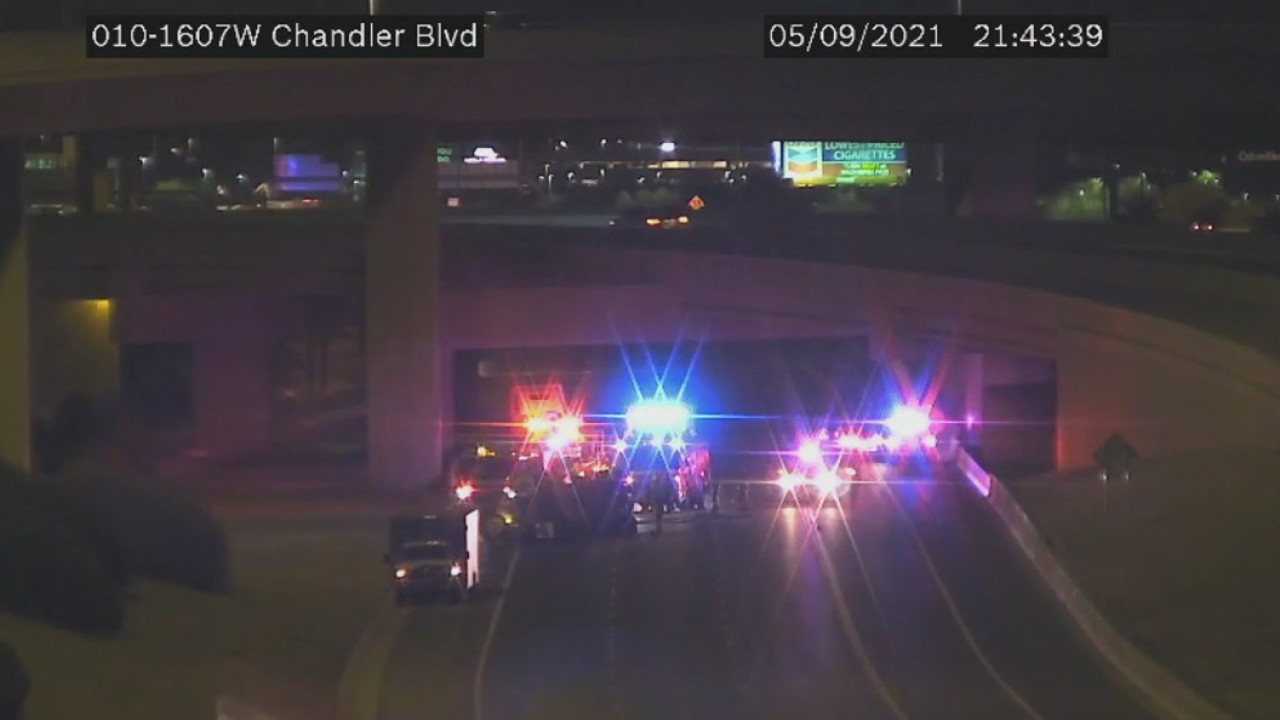 Westbound I-10 reopens at Loop 202 in Chandler following fiery crash between milk tanker, semi