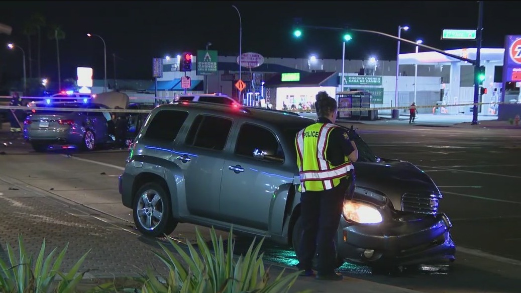 Investigation shuts down Phoenix intersection | FOX 10 Phoenix