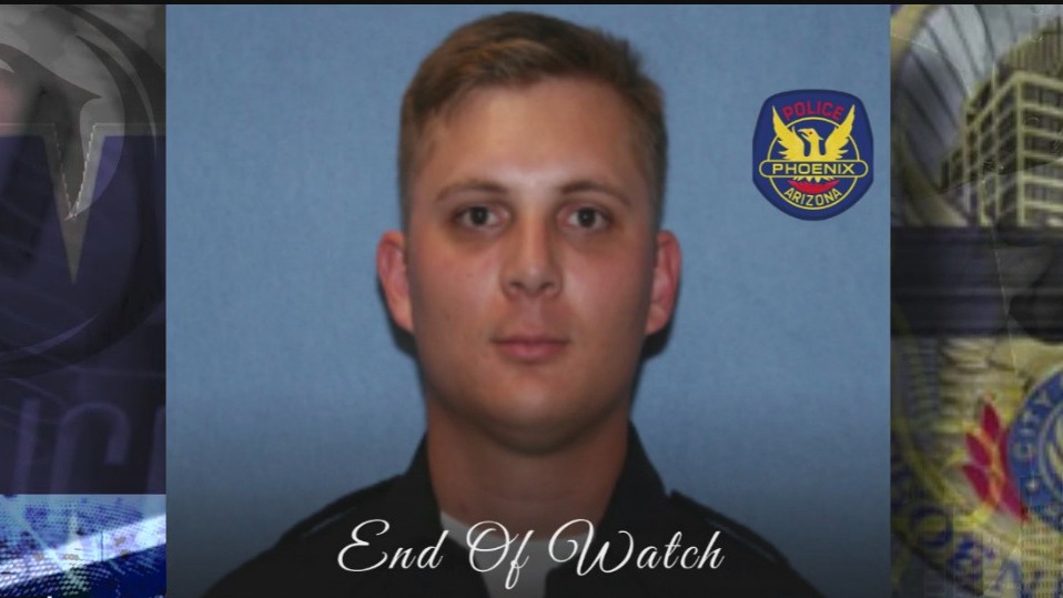 Phoenix Police officer killed in overnight crash | FOX 10 Phoenix