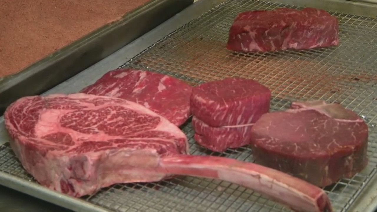 Dominick's Steakhouse hosts Marine recruits for Memorial Day dinner