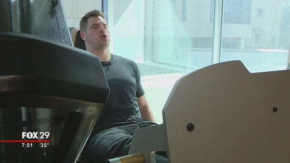 Former Eagles Brent Celek and Todd Herremans try the X-Force workout