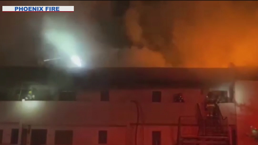 Dozens displaced after fire damages Phoenix apartment units | FOX 10 ...