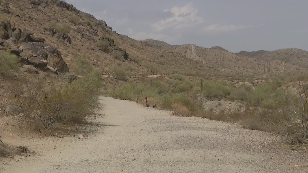 Firefighters union wants some Phoenix hiking trails closed during extreme heat