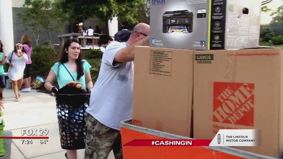 Cashing in: Keeping college living expenses in check