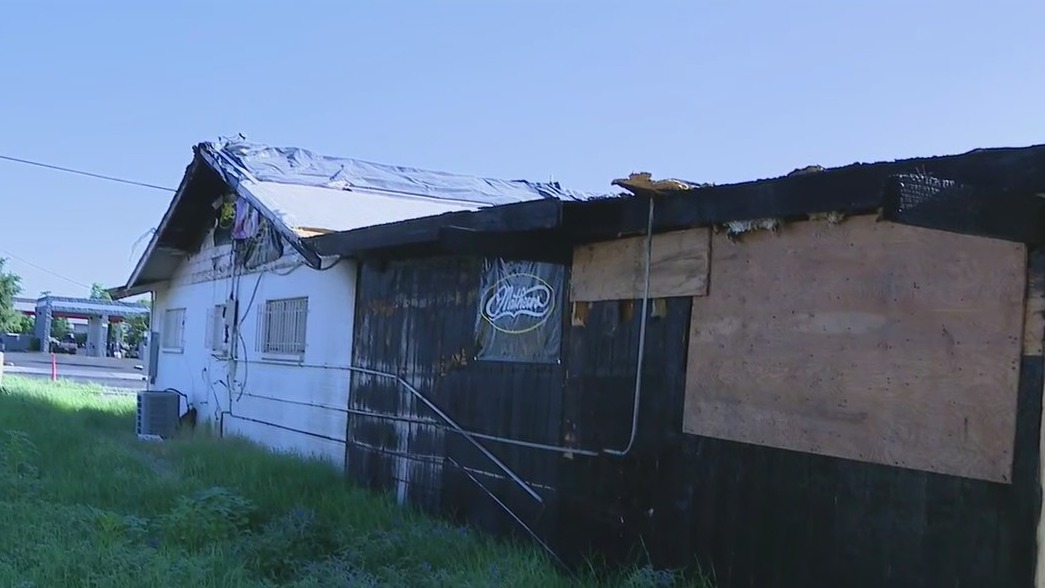 After destructive fire, Mesa gun store opens temporary shop