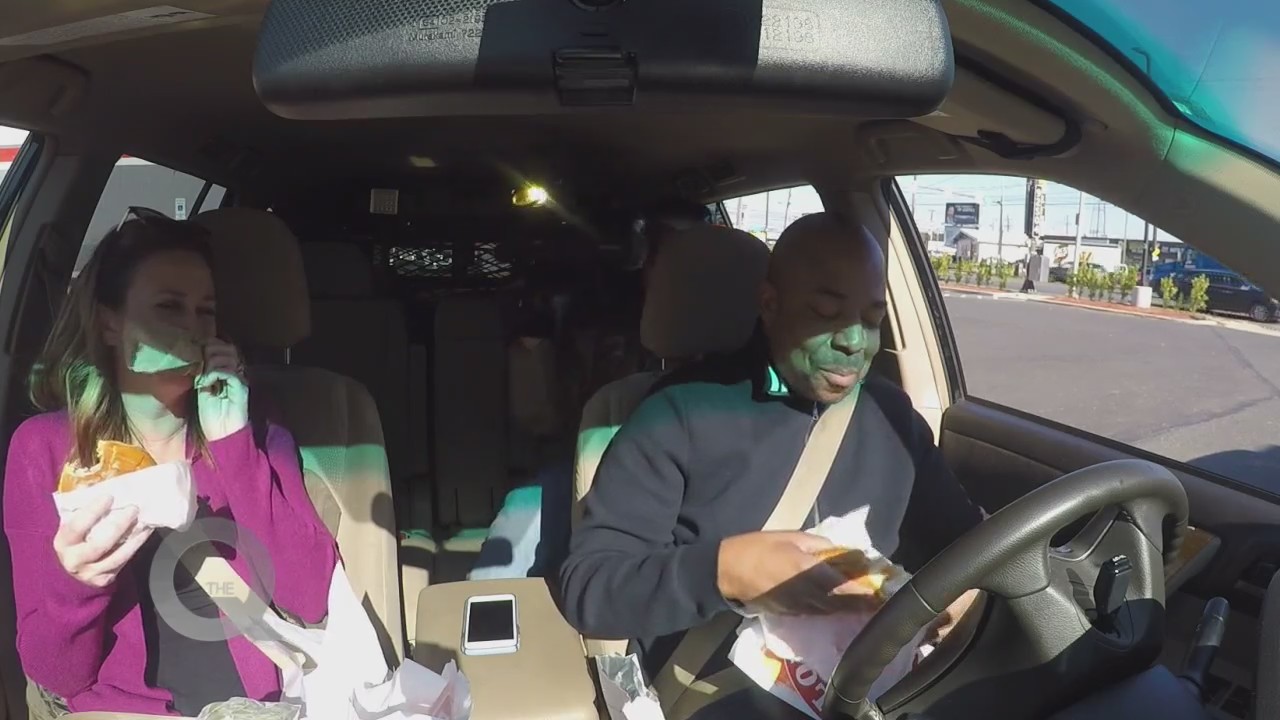 Quincy and Meredith get their hands on the Popeyes Chicken sandwich