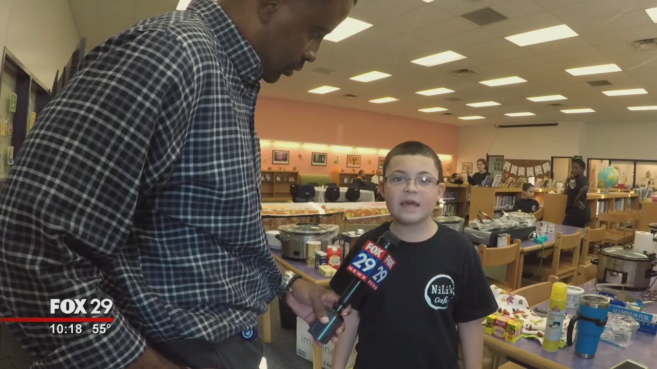 Students learn life lessons at Thanksgiving cafe