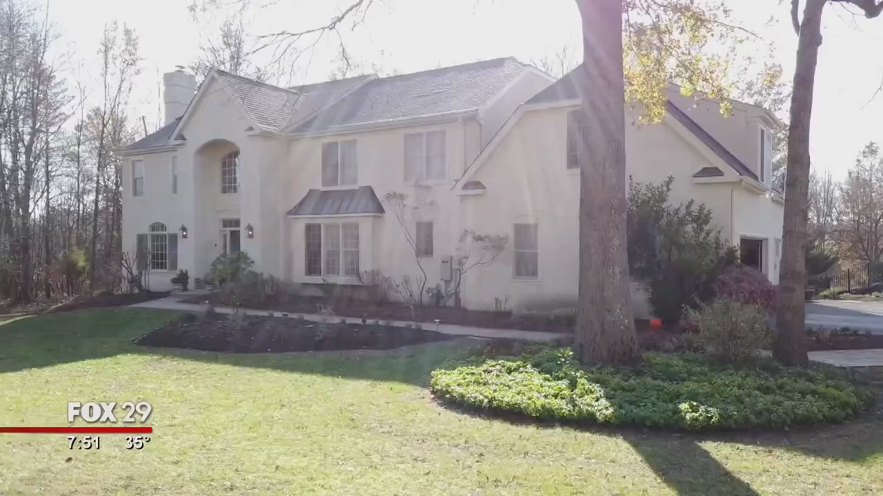 Woman opens home to man living in van for 7 years