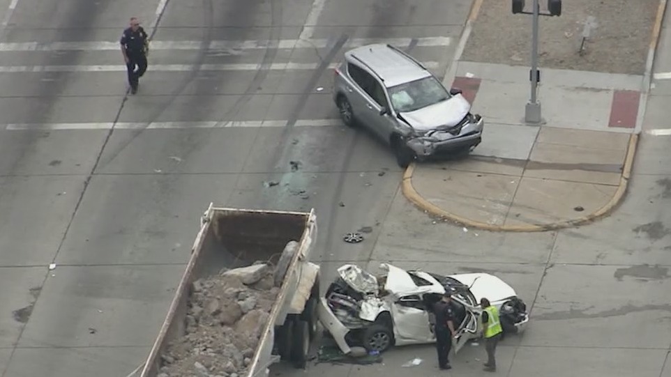3 hospitalized following crash near I-10 in Phoenix