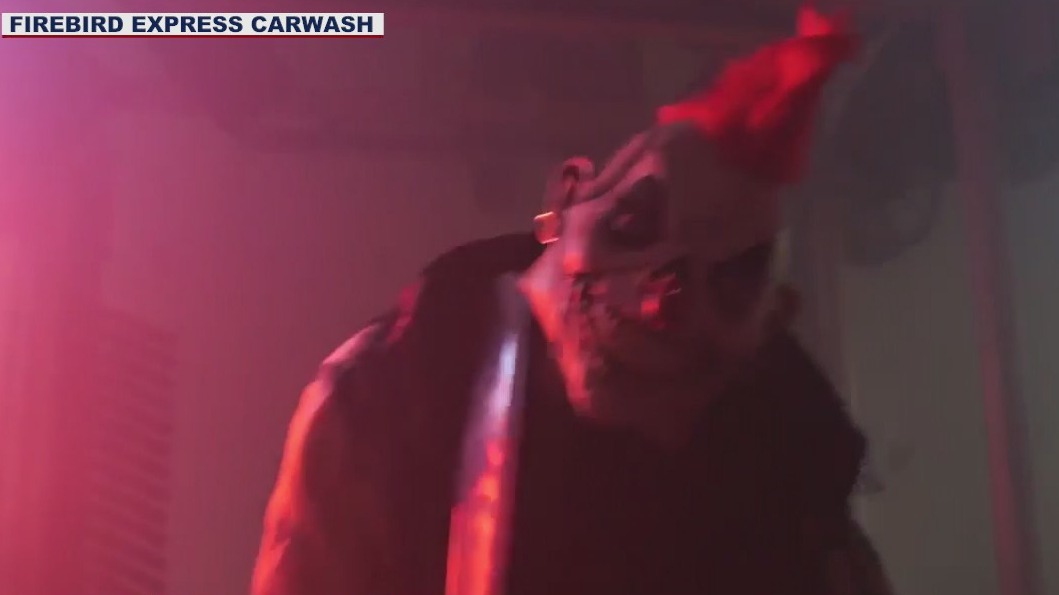 Haunted car wash spooks customers in west Phoenix