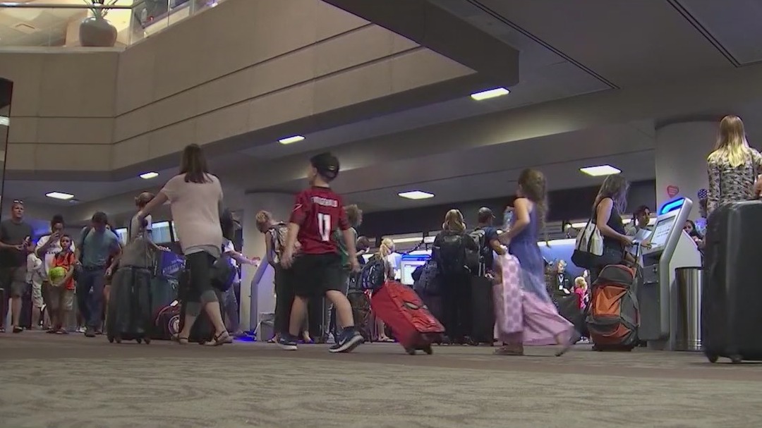 Restaurants at Phoenix Sky Harbor Airport are in need of workers