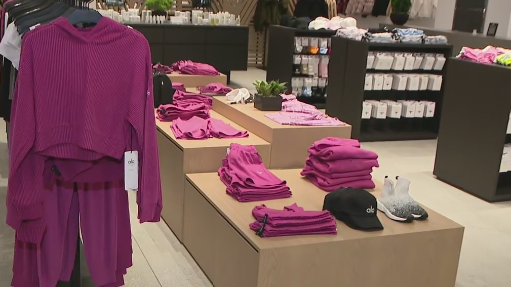 Popular yoga clothing brand sets up shop in Scottsdale