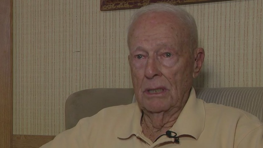 Phoenix WWII veteran gets his bathroom remodeled, free of charge