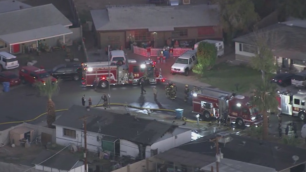 Man rescued from Phoenix house fire | FOX 10 Phoenix