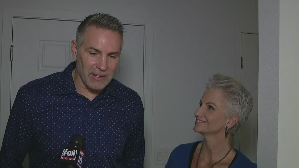 Kurt Warner's charity surprises single mom with new furniture
