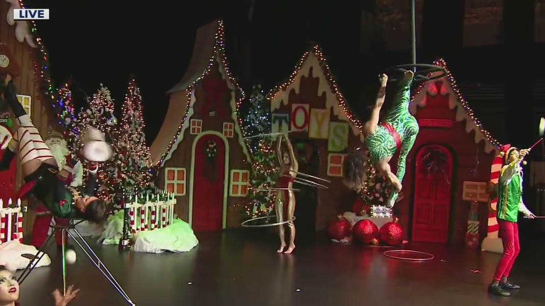 Christmas-themed circus comes to Phoenix