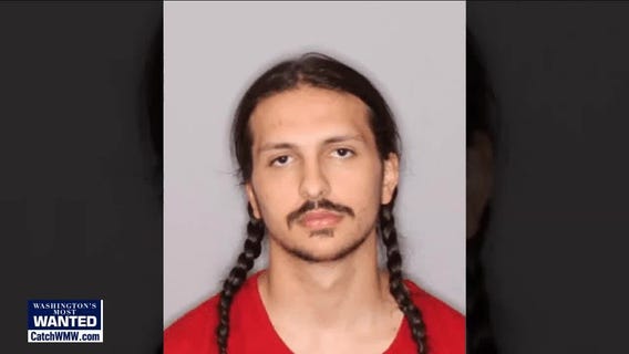 Isaiah Hinds:  Manhunt for murder suspect wanted in Seattle