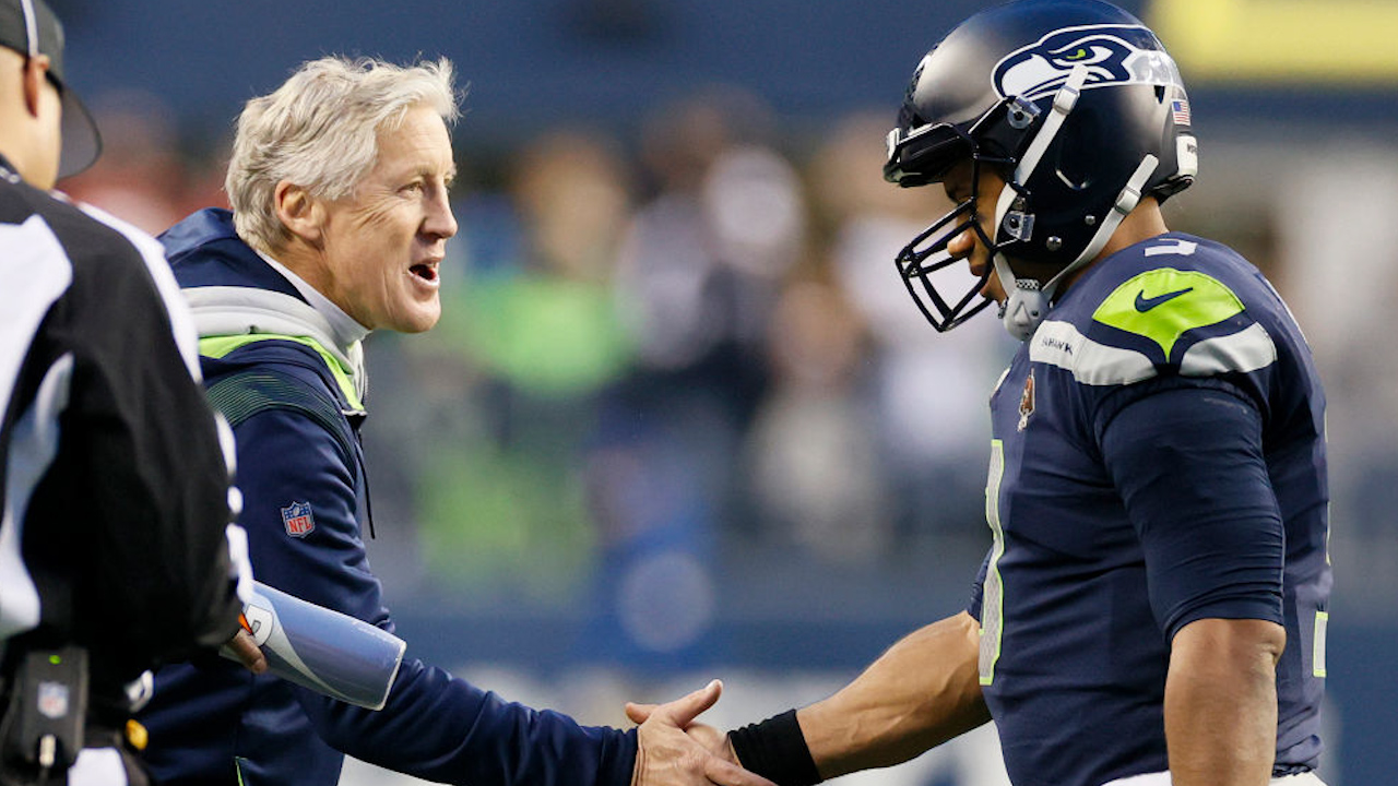 Russell Wilson traded to Denver Broncos