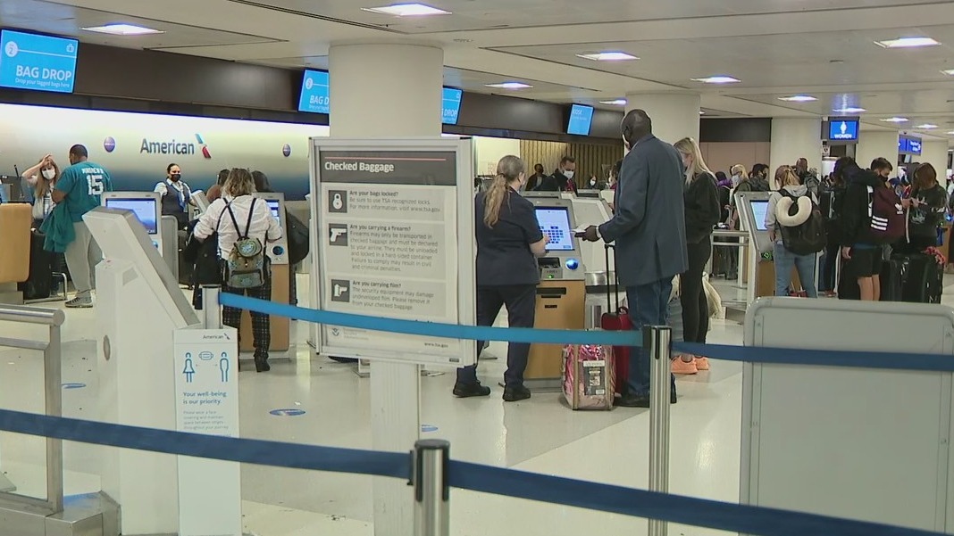 Sky Harbor getting busier as Christmas approaches