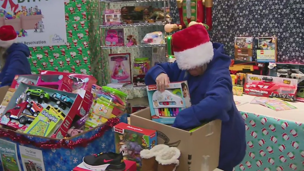 Toy drive for Hopi Nation: Chandler ice skating team collecting toys, donations