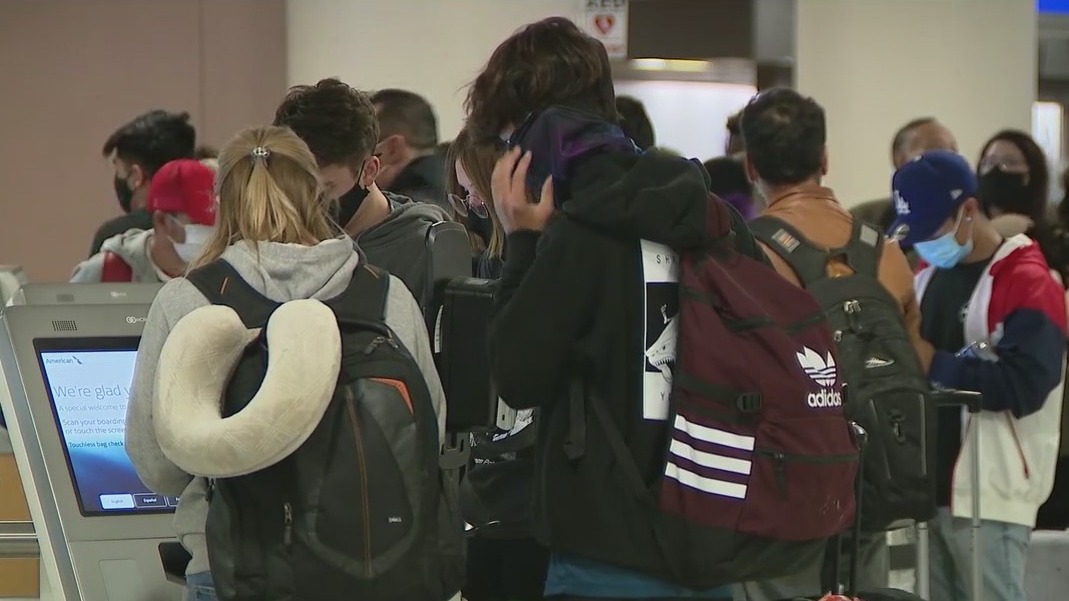 Holiday travel rush: TSA expects travel to reach near pre-pandemic levels