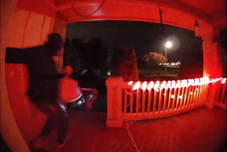 Redmond detectives seek public's help in Woodbridge neighborhood burglary investigation