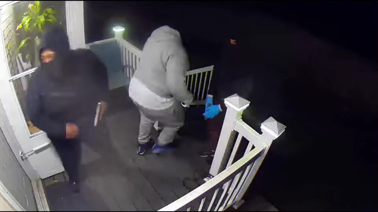 Video shows Washington homeowner shoot at 3 suspects during attempted home invasion