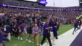 Commentary: The most deafening noise at Husky Stadium? One split second of relative silence