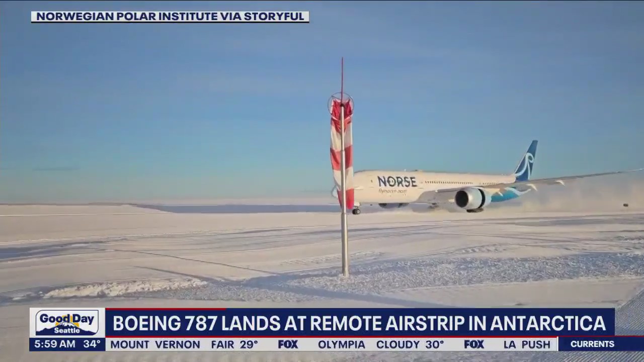 Boeing 787 lands at report airstrip in Antartica