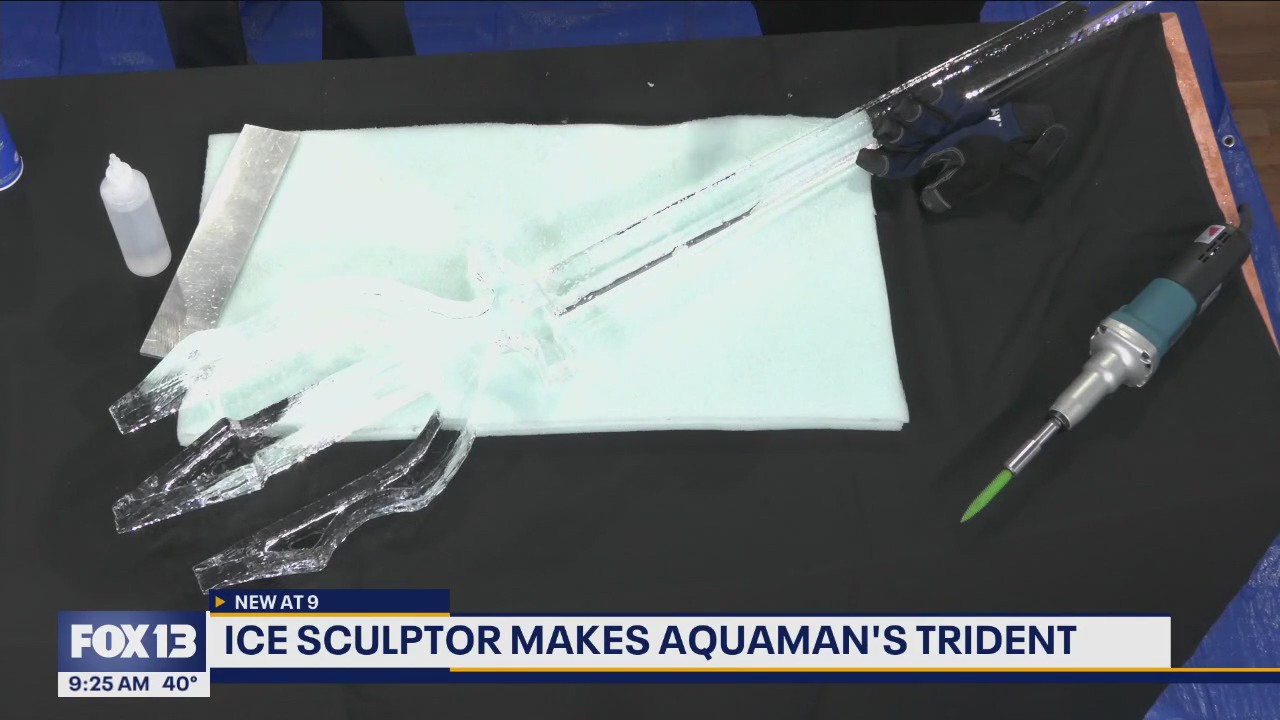 Ice sculptor makes Aquaman's trident