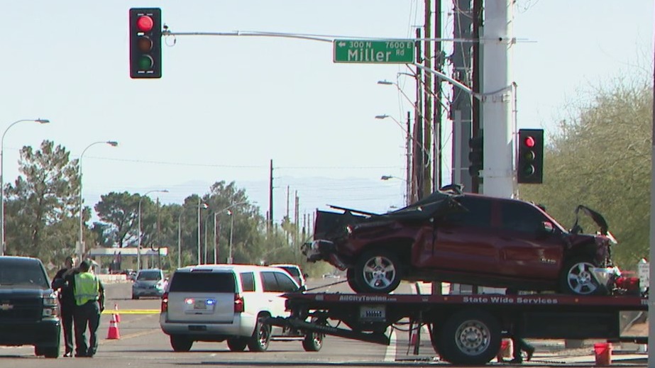 Scottsdale crash leaves 1 dead, 5 injured; intersection reopened | FOX ...