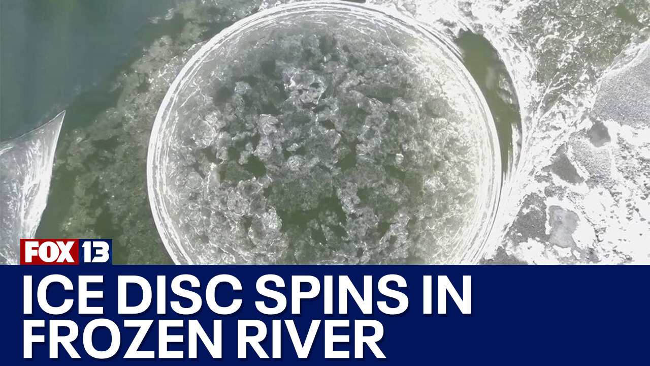 Ice disc spins in partially frozen Washington river