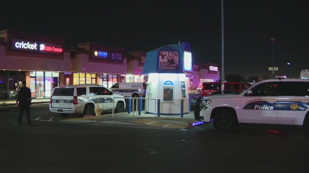 Suspect sought after man shot outside of Phoenix business: police | FOX ...