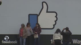 In CNN interview, Facebook's Zuckerberg apologizes for 'major breach of trust'