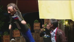 Russia-Ukraine war: Phoenix restaurant gives customers chance to whack Vladimir Putin pi?ata