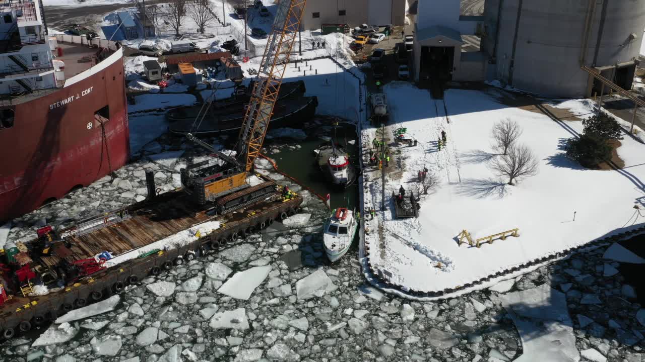 SKYFOX captures operation to retrieve tugboat from Milwaukee inner harbor