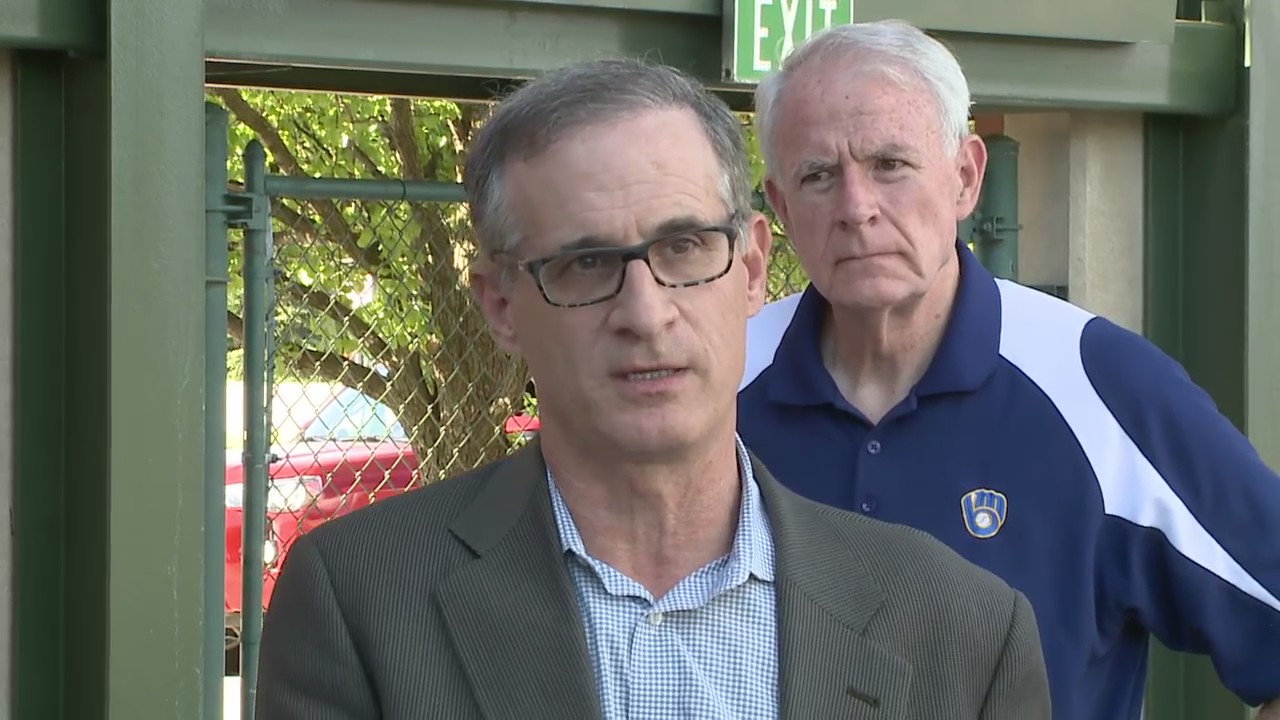 Brewers talk about update to mask policy at American Family Field