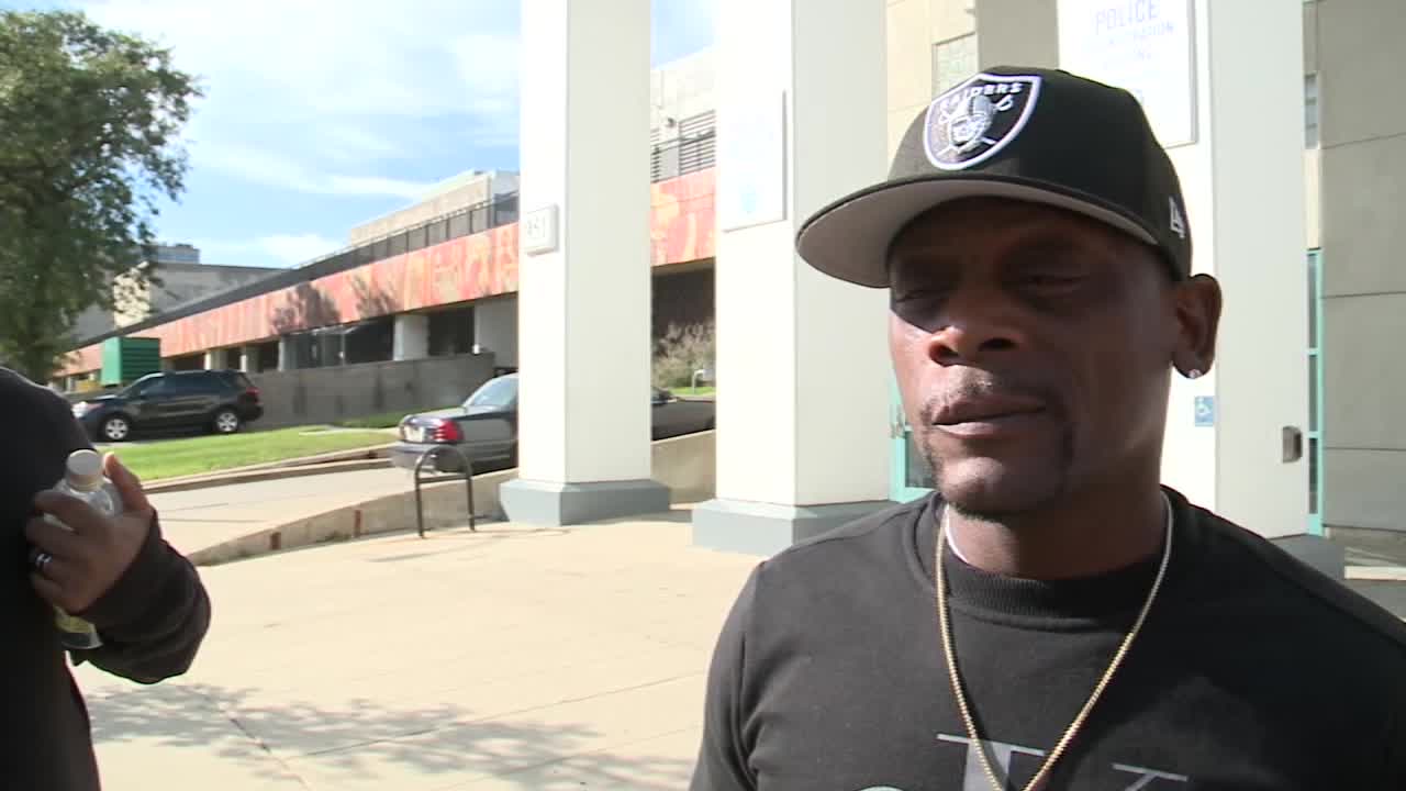 Father of Major Harris speaks with reporters about MPD probe