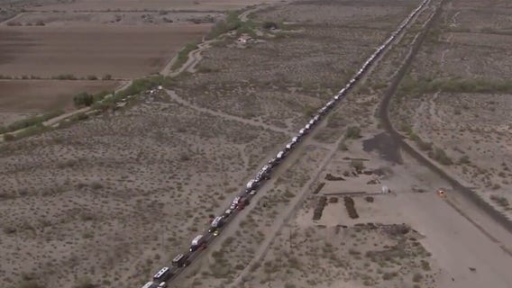 People lining up in Florence ahead of Country Thunder music festival