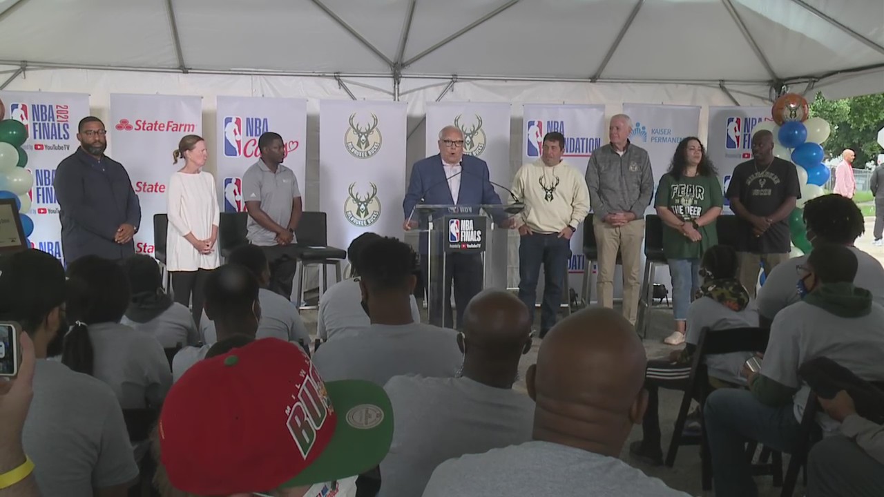 NBA, Milwaukee dedicates new learn and play center