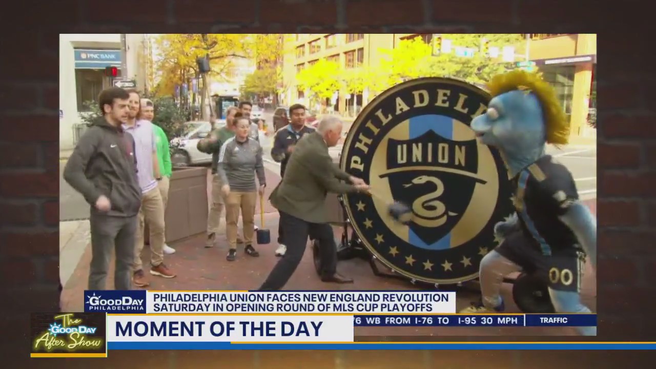 Moment of the Day: Mike Jerrick beats the Philadelphia Union gong