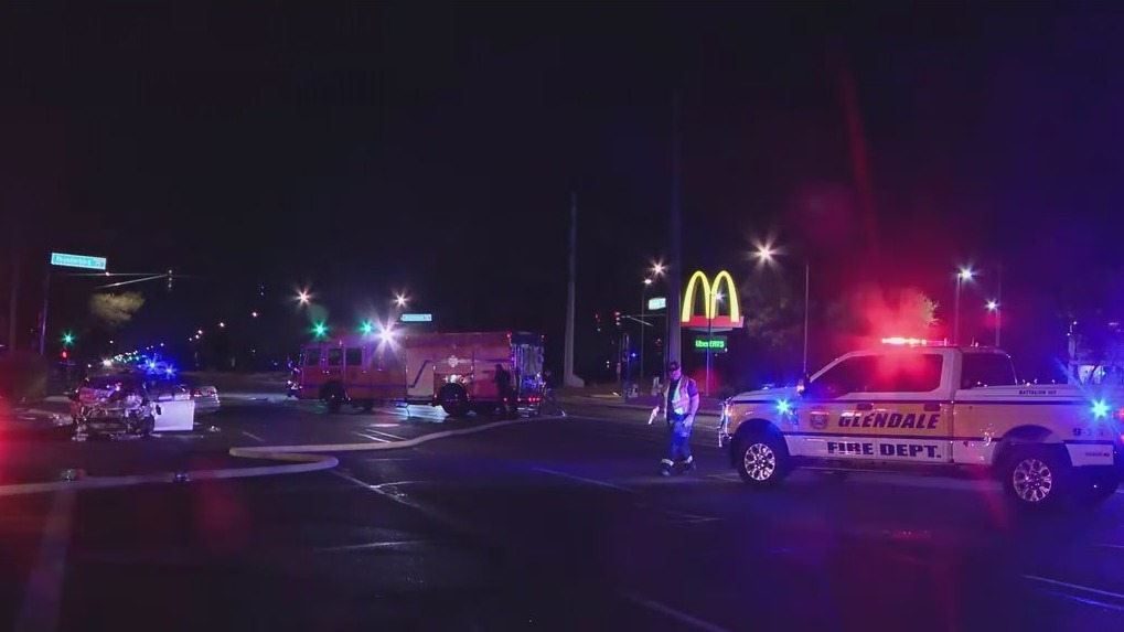 3 people killed, several others hurt in fiery north Phoenix crash | FOX ...